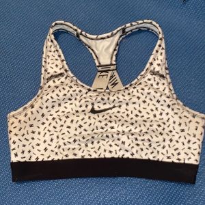 Nike Girls Large Sports bra